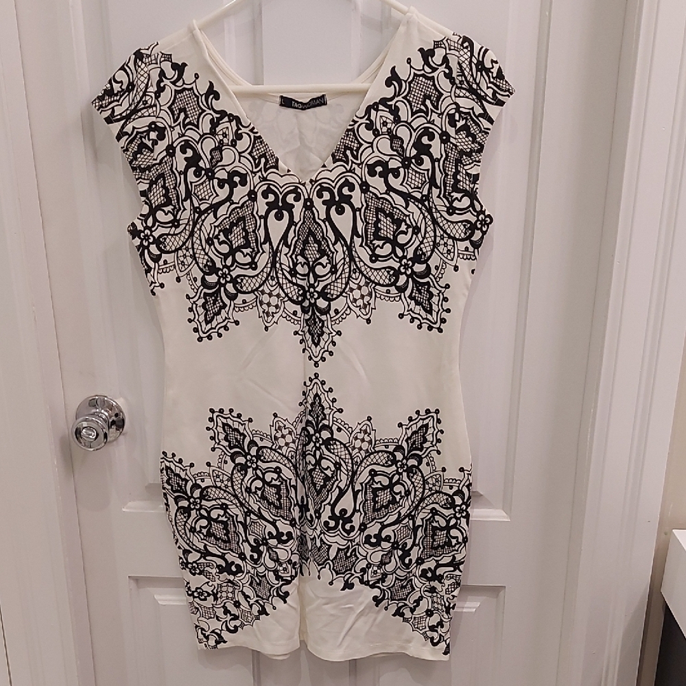 Stylish Black and White Lace Mini Dress